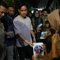 Wapres Gibran Rakabuming berjamu ke salah satu perkampungan padat masyarakat di Kecamatan Pasar Kliwon, Surakarta, Jawa Tengah. (Istimewa)