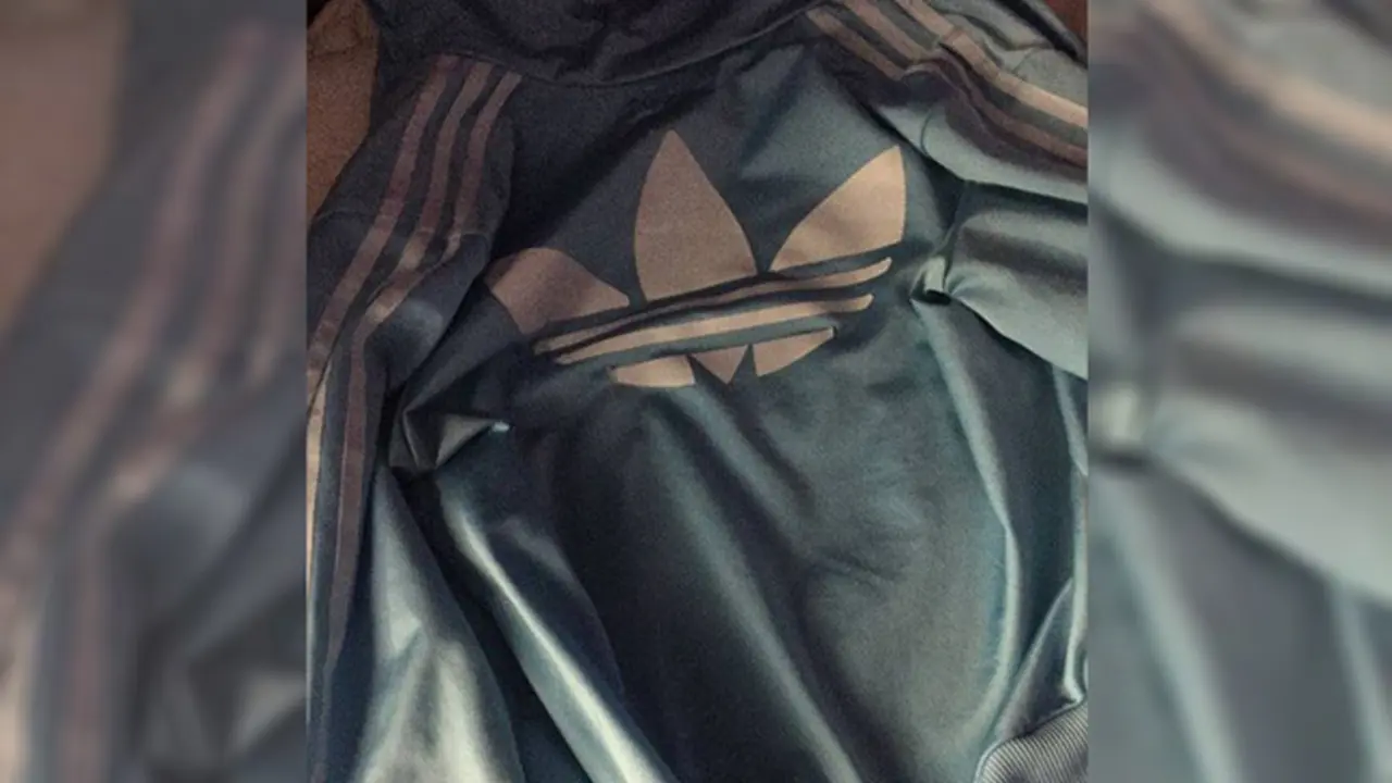 Lagi, Warna dan Logo Jaket Ini Jadi Perdebatan Netizen