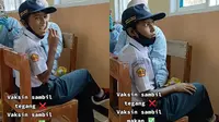 Takut Jarum Suntik, Siswa SMP Ini Akali dengan Makan Camilan Saat Divaksinasi