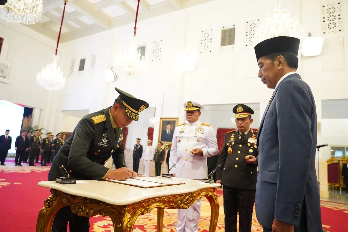 Jenderal TNI Agus Subiyanto dilantik Presiden Jokowi sebagai Kepala Staf Angkatan Darat (KSAD) di Istana Negara, Jakarta, Rabu (25/10/2023) (tniad.mil.id)