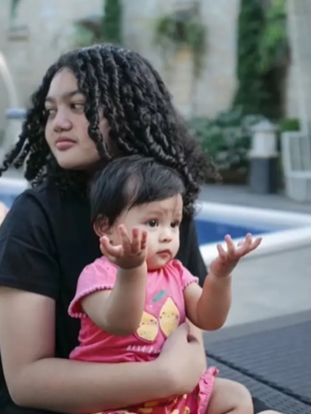 Krisdayanti dan keluarganya (Instagram/krisdayantilemos)