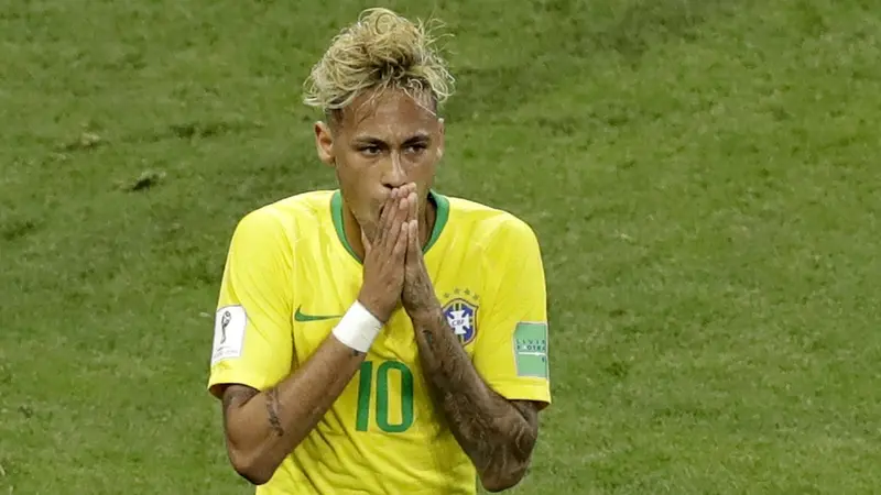 FOTO: Gaya Flamboyan Neymar dengan Rambut Model Baru