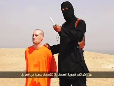 ISIS merilis sebuah video pemenggalan terhadap wartawan Amerika Serikat, James Foley di YouTube, Selasa (19/8/14). (REUTERS/Social Media Website)