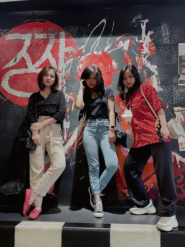 Adinda Azani gemar tampil kasual (Foto: instagram/@dindazani)