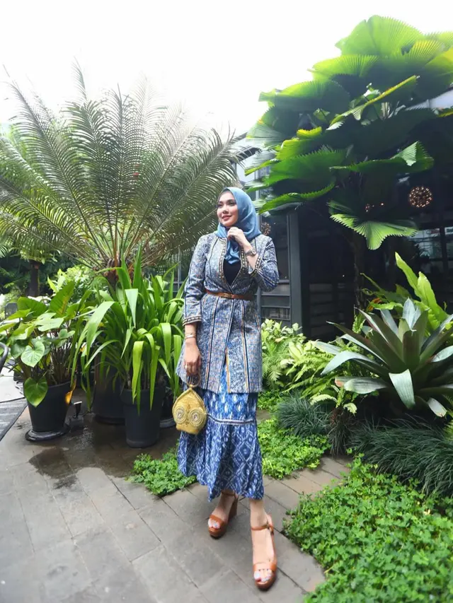 Nadia Stefanie Pemeran Saras 008