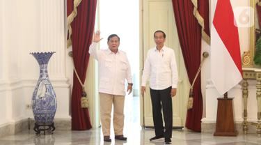 Tawa Jokowi dan Prabowo di Istana Merdeka