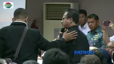 Meski kecewa karena belum ada kejelasan soal korban Lion Air jatuh dari pihak maskapai, keluarga korban ikuti doa bersama yang digelar di Tanjung Karawang.