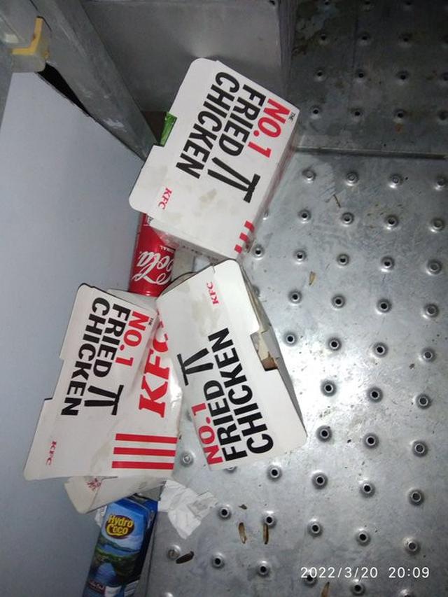 Barang Aneh Ditinggalkan Penonton MotoGP