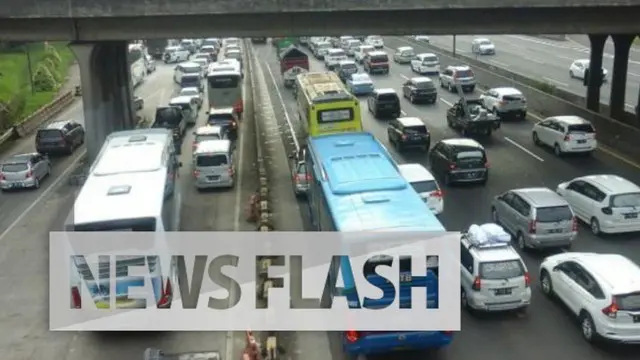 Kemacetan jelang libur panjang kian parah. Jarak waktu tempuh di Tol JORR Lebak Bulus arah Cikunir mencapai lebih dari tiga jam.