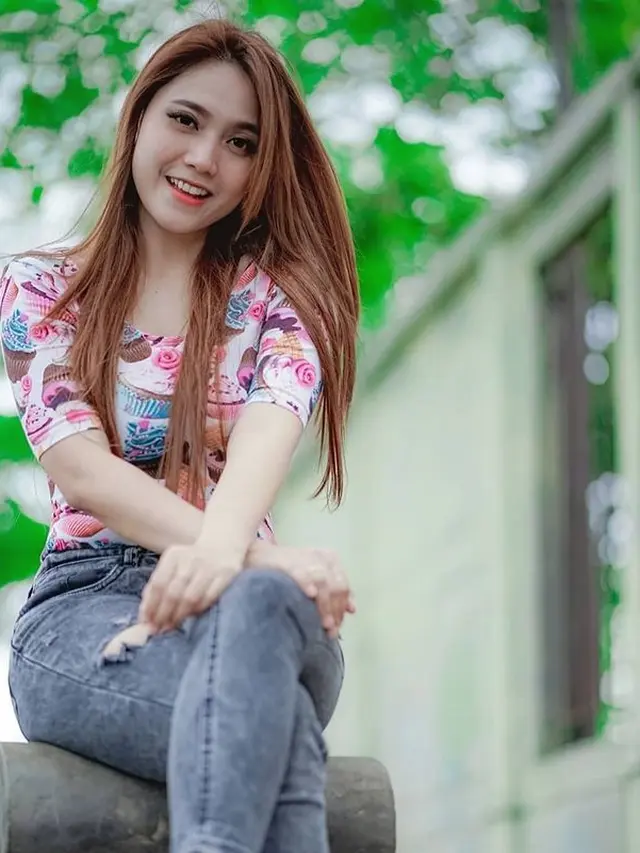 7 Gaya Kasual Pedangdut Dara Rafika yang Simpel dan Keren