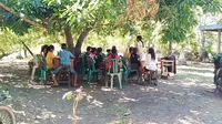 Tak Ada Jaringan Internet, Pelajar di NTT Sekolah Tatap Muka di Bawah Pohon