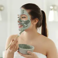 Rekomendasi clay mask untuk wajah berjerawat (Credit: Freepik/Racool_studio)
