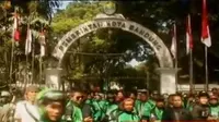 Sekitar 500 pengemudi Gojek melakukan unjuk rasa di depan Kantor Wali Kota Bandung.