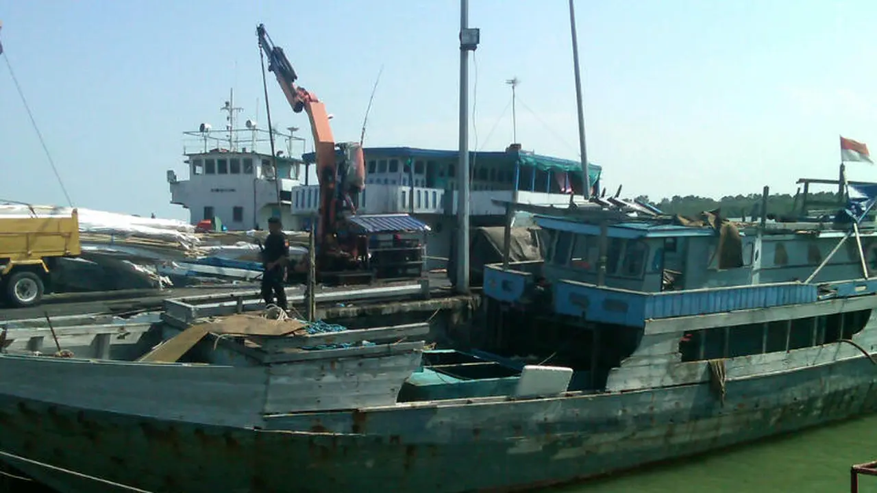 2 Kapal Biji Timah dan Ammonium Nitrate Ilegal Ditangkap di Kepri