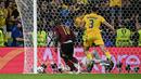 Padahal penyerang 31 tahun itu melepas delapan shots dan selalu dimainkan. (AFP/Javier Soriano)