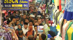 Hatta Rajasa Dikerumuni Pengunjung Pasar 
