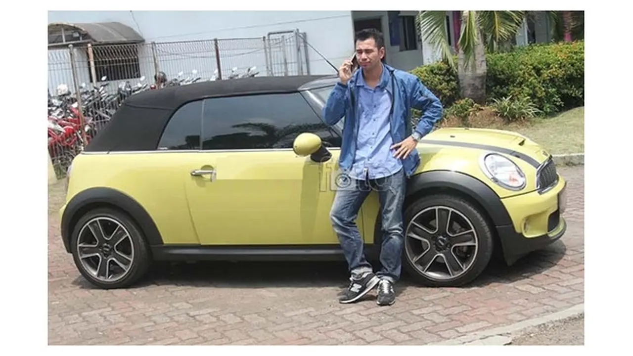 Mobilnya Terbakar, Ini 6 Potret Koleksi Mobil Mewah Raffi Ahmad