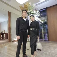 Reino Barack dan Syahrini (dok. Instagram @princessyahrini/https://www.instagram.com/p/B0ux_yWh6Jv/Putu Elmira)