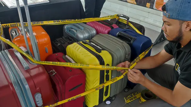 Polisi menangkap empat orang diduga sebagai agen tenaga kerja Indonesia (TKI) ilegal di Kabupaten Bogor, Jawa Barat.