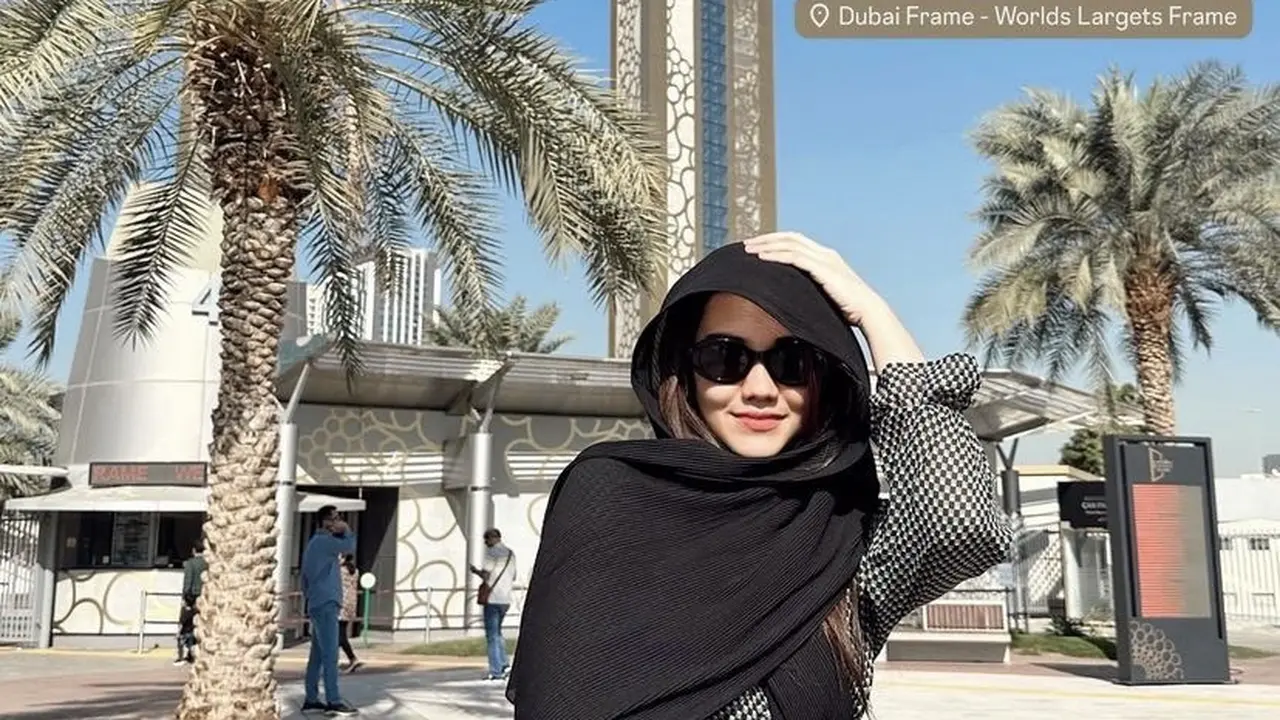 Gaya Aaliyah Massaid di Hari Pertama Kunjungannya ke Dubai
