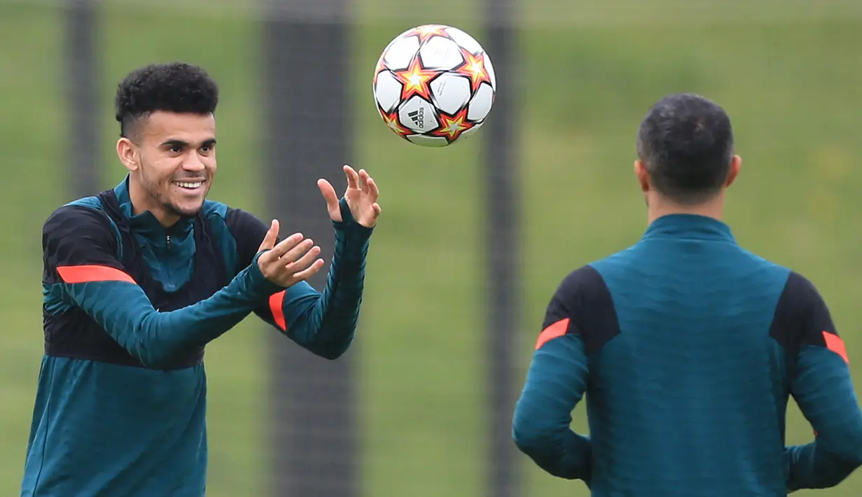 <p>Bertandang ke Spanyol, Liverpool berada dalam kondisi yang sangat prima. Mereka tengah meraih lima kemenangan beruntun sehingga The Reds siap mencuri kemenangan di markas Villarrel. (AFP/Lindsey Parnaby)</p>