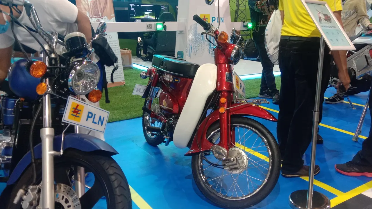 PLN Pamerkan Berbagai Jenis Motor Listrik Hasil Koversi