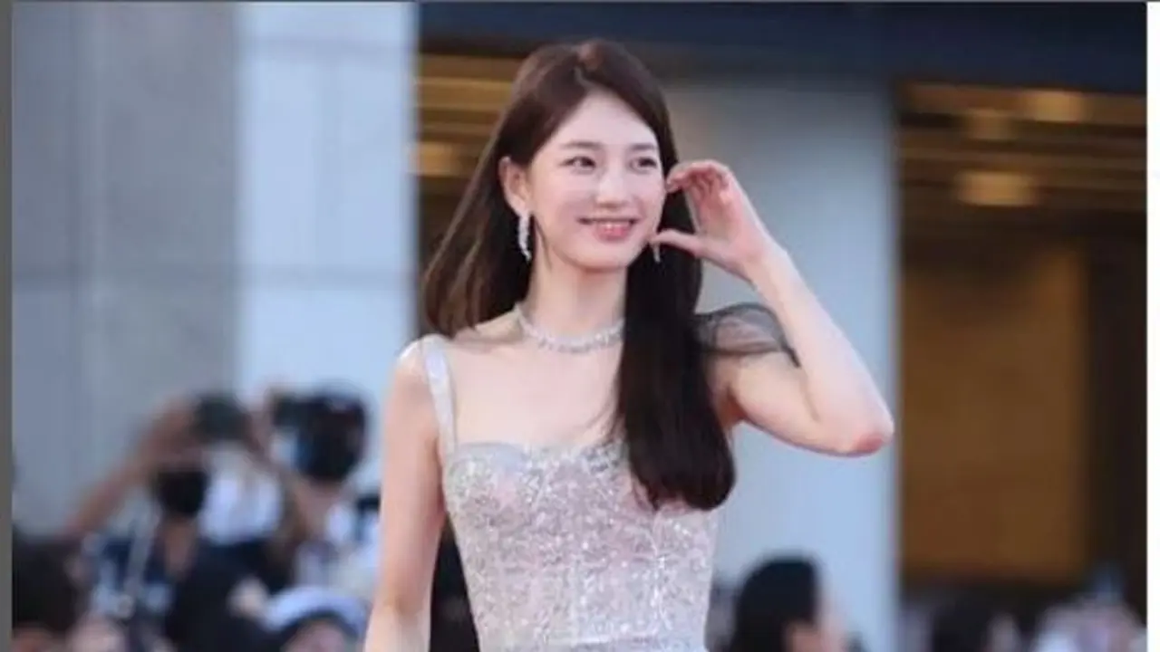 Tampilan Bintang Drama Korea di Karpet Merah Blue Dragon Series Awards 2023