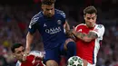 Hingga babak pertama usai, skor 1-0 untuk keunggulan PSG tidak berubah. (FRANCK FIFE/AFP)
