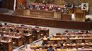 Suasana Rapat Paripurna Pembukaan Masa Persidangan IV Tahun Sidang 2020-2021 di Kompleks Parlemen, Senayan, Jakarta, Senin (8/3/2021). Rapat Paripurna tersebut beragenda pidato pembukaan masa persidangan oleh Ketua DPR. (Liputan6.com/Angga Yuniar)