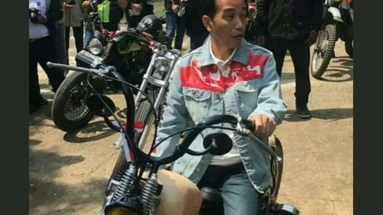 [Bintang] Jokowi Pakai Jaket Jeans Gambar Peta Indonesia, Netizen Langsung Heboh