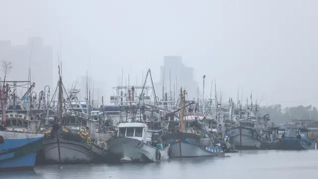 Taiwan Bersiap Hadapi Terjangan Topan Kong-rey
