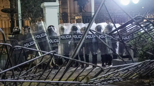 Gelombang Aksi Protes di Peru Berujung Ricuh