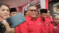Sekjen PDI Perjuangan (PDIP) Hasto Kristiyanto dalam Safari Politik di Cilegon, Banten, Senin (11/12/2023). (Foto: Winda Nelfira/Liputan6.com).