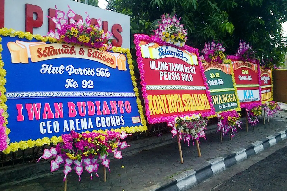 Persis Solo