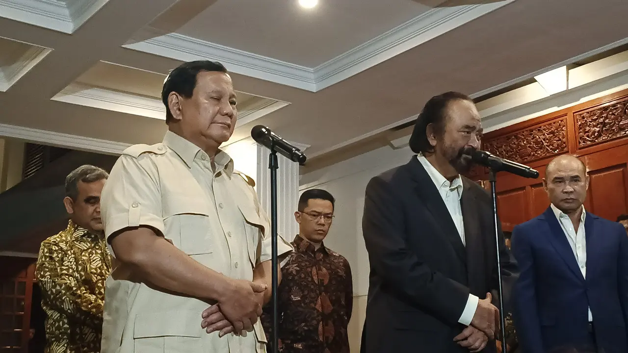 Ketua Umum Partai Nasdem Surya Paloh bertemu dengan Presiden terpilih sekaligus Ketua Umum Partai Gerindra Prabowo Subianto di Kertanegara, Jakarta, Kamis (15/8/2024).
