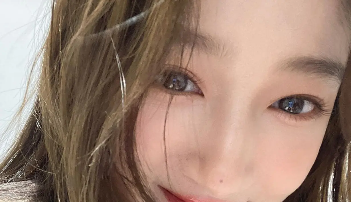 Luhan eks EXO dan Guan Xiaotong telah mendaftarkan pernikahannya secara negara setelah pacaran selama lima tahun. (FOTO: instagram.com/stronger917/)