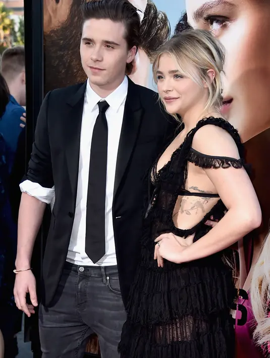 Brooklyn dan Chloe membuat netizen iri dengan hubungan asmara nya. Melalui akun instagram milik Brooklyn, ia baru saja mengunggah foto kemesraan bersama sang pacar. (AFP/Bintang.com)