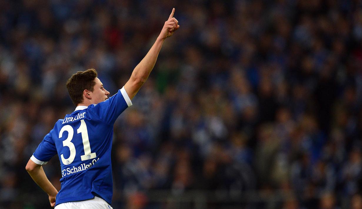 Bakat Julian Drexler mulai berkembang ketika dirinya bermain untuk Schalke 04. Dalam 170 kali penampilan gelandang kelahiran Gladbeck, Jerman, ini berhasil menorehkan 30 gol dan 20 assist. (AFP/Patrik Stollarz)