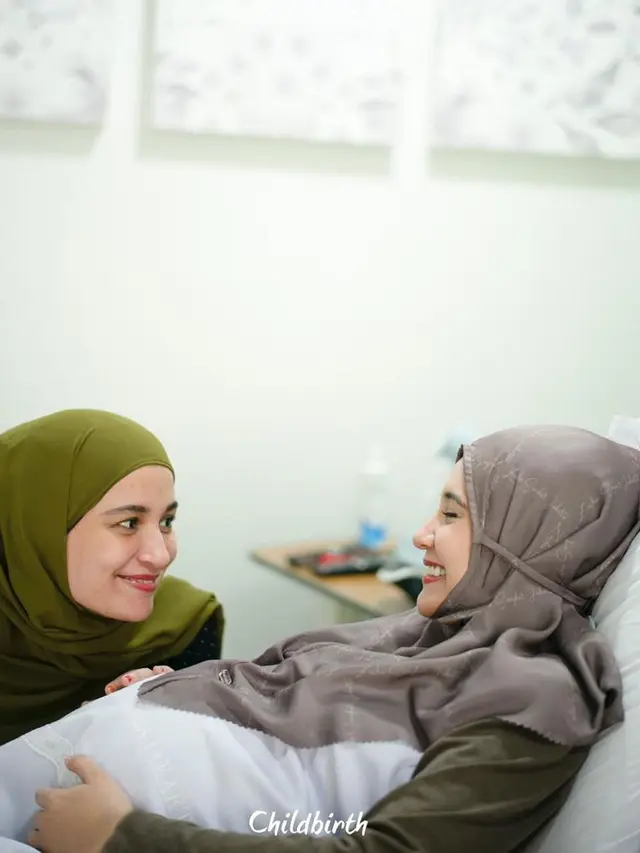 10 Tahun Menanti, Ini 8 Momen Perjuangan Zaskia Sungkar Lahirkan Anak Pertama