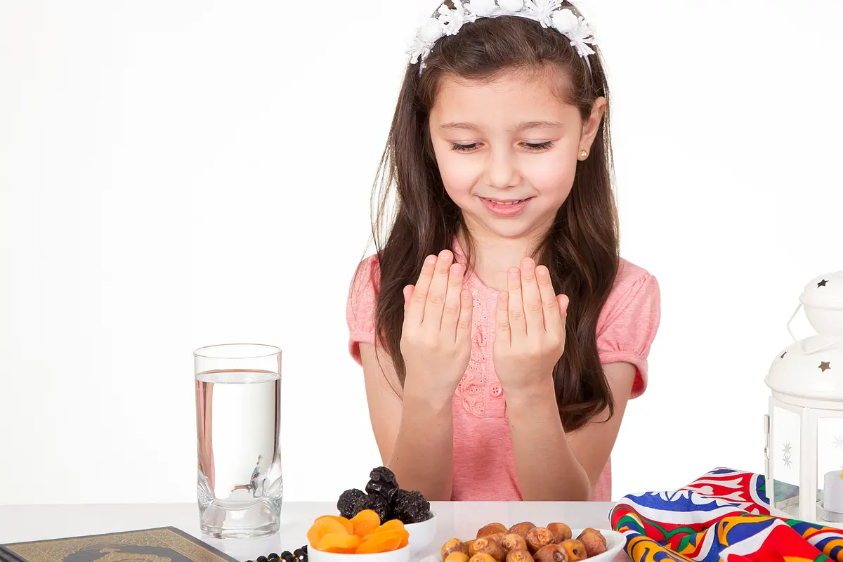 Menjelaskan arti puasa pada anak