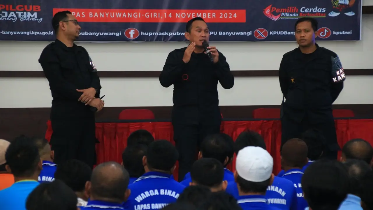 Ratusan warga binaan, Lapas Kelas IIA Banyuwangi, mengikuti sosialisasi pemungutan dan penghitungan suara Pilkada Serentak 2024. (Istimewa)