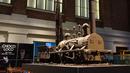 Kereta dari cokelat dalam pameran Choco Loco di Train World Museum (Museum Dunia Kereta) yang berada di Brussel, Belgia (15/12/2020). Choco Loco adalah sebuah pameran yang menampilkan berbagai patung dari cokelat bertema kereta api. (Xinhua/Zheng Huansong)