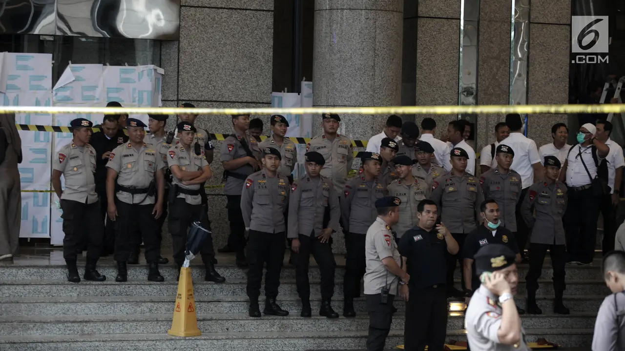 Penjagaan Gedung BEI Ambruk