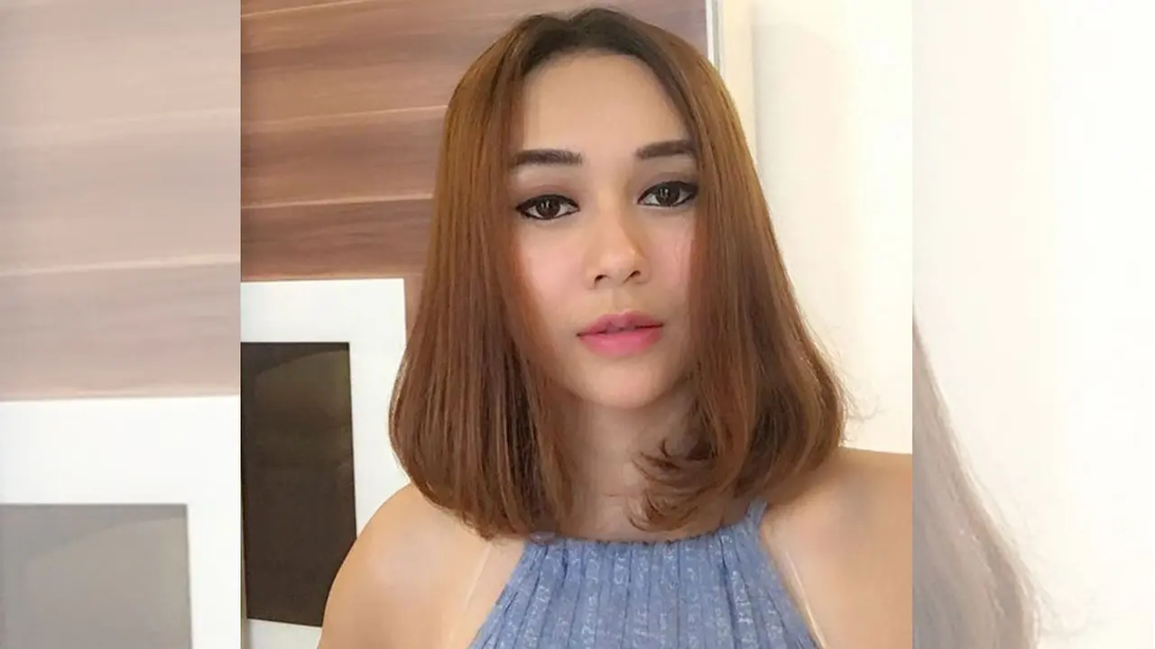 Posting Kalimat Galau, Aura Kasih - Glenn Fredly Putus?