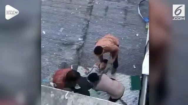 VIDEO: Diduga Mengantuk, Mahasiswa Jatuh dari Lantai 4
