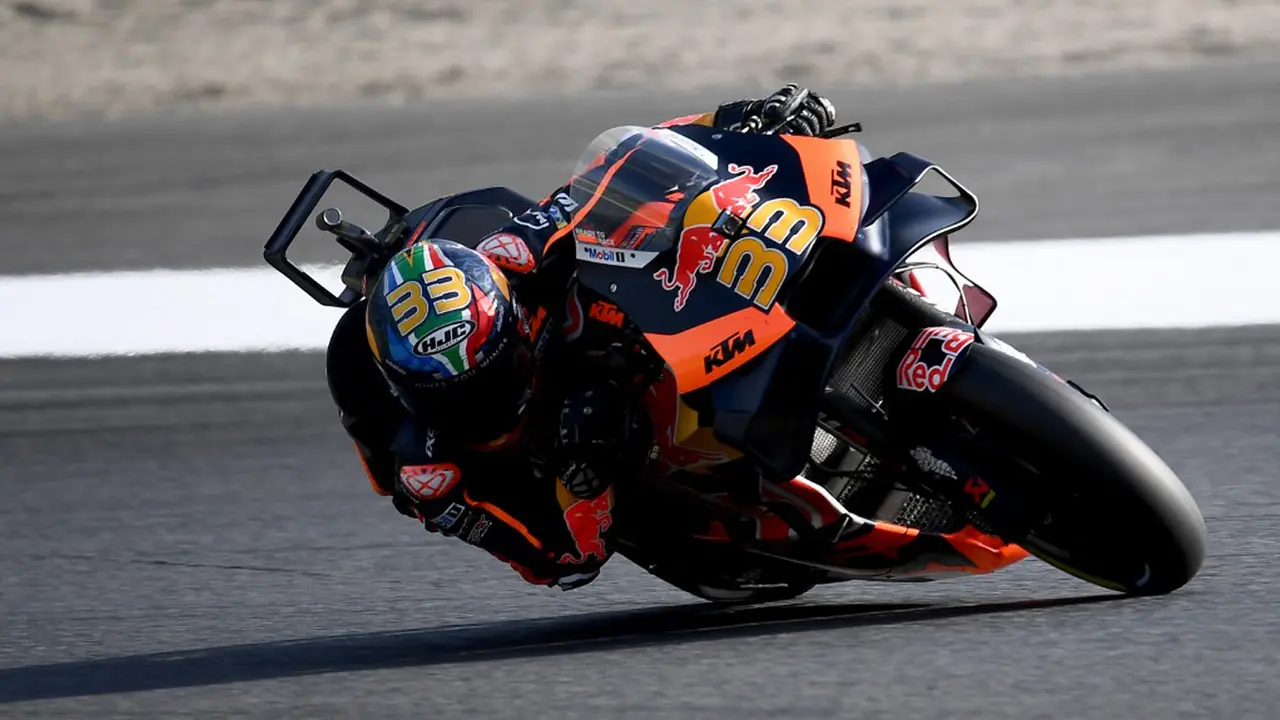 Brad Binder beraksi di Jepang