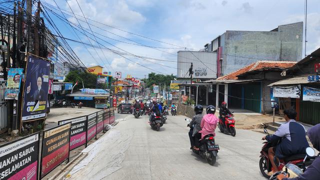 Revitalisasi jembatan Mampang dilanjutkan kembali yang berada di Jalan Raya Sawangan, Pancoran Mas, Kota Depok.