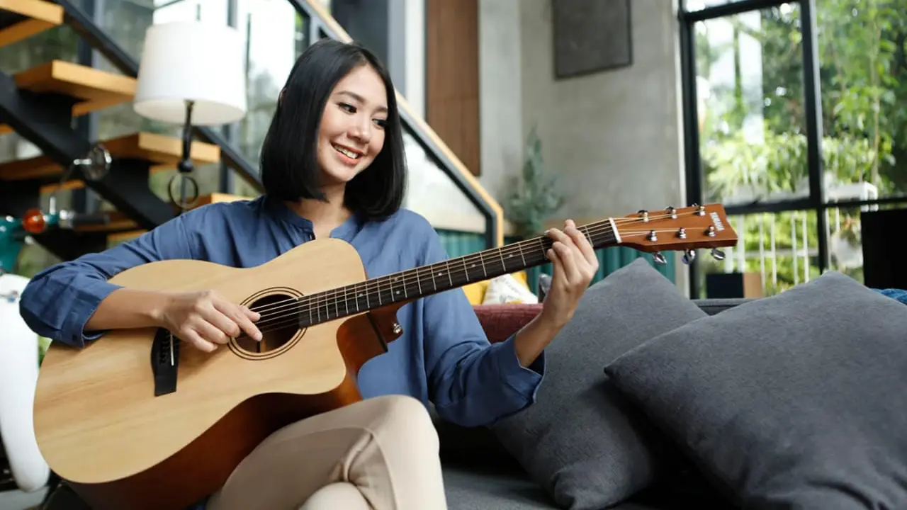 Panduan Bermain Gitar Untuk Pemula Lengkap Dengan Kunci Dasar Dan