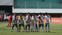 Foto: Starting XI Timnas Indonesia saat menghadapi Singapura di laga kedua Piala AFF U-16 2022, Rabu (3/8/2022) di Stadion Maguwoharjo, Sleman (Bola.com/Hery Kurniawan)