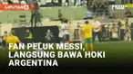 Aksi invasi lapangan terjadi kala Argentina bersua Australia di Workers Stadium, Beijing (15/6/2023). Seorang pria fans timnas Argentina turun dari tribun dan langsung memeluk Lionel Messi saat laga tengah berlangsung. Uniknya, invasi lapangan membua...